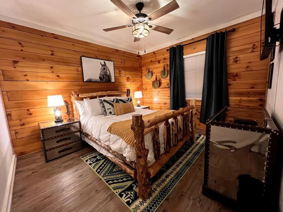 The Horse Cabin At Natural State Cabins Morning Star ภายนอก รูปภาพ